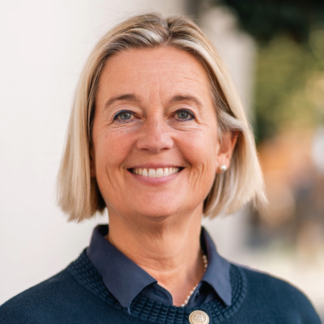 Dekanin Dr. Doris Sperber-Hartmann