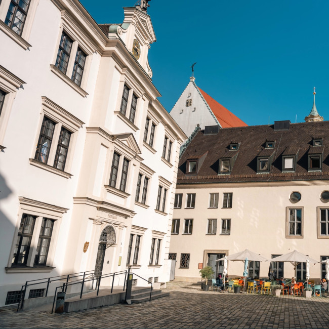 Sitz des Evangelischen Forums: Der Hollbau.