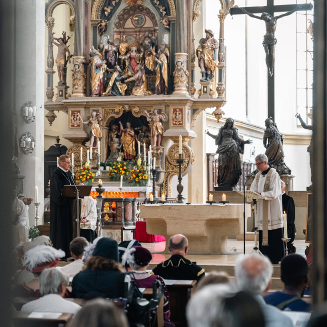 Beim Festgottesdienst zum Friedensfest 2026: Dekan Frank Kreiselmeier (links) und Stadtdekan Helmut Haug