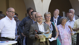 Pfarrer Frank Zelinsky (links) mit weiteren Vertretern der Gemeinde Zu den Barfüßern.